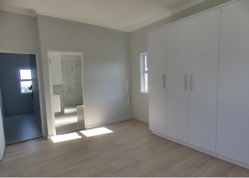 2 Bedroom Property for Sale in Somerset Lakes Western Cape